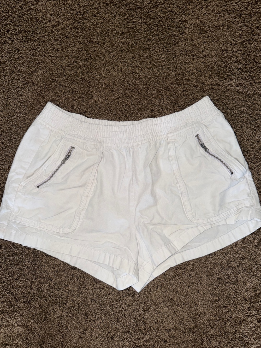 American Eagle White Women’s Casual Elastic Waist Shorts
